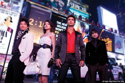 shahid-kapoor-anushka-sharma-vir-das-and-meiyang-chang-in-badmaash-company.jpg