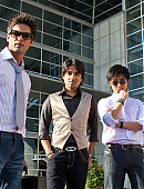 shahid-kapoor-anushka-sharma-vir-das-and-meiyang-chang-in-badmaash-company26f59ca026f56f7f9f64ff0000090313.jpg