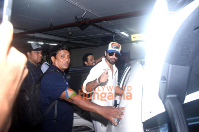 Photos-Vicky-Kaushal-Katrina-Kaif-Alia-Bhatt-and-others-snapped-at-the-airport-2.jpg