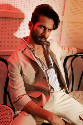 shahidkapoor-1509917752542257152-20220401_210659-img1.jpg