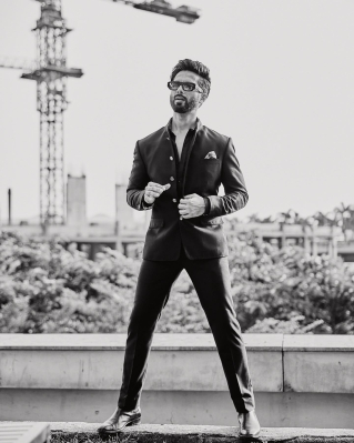 shahidkapoor-1520085176407457792-20220429_222842-img2.jpg