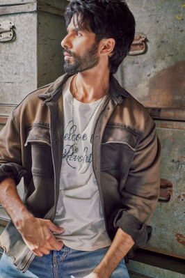 shahidkapoor-1612799437226774531-20230110_184204-img1.jpg