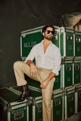shahidkapoor-1614948862669774849-20230116_170307-img3.jpg