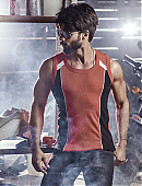 SHAHID_KAPOOR_RED_bb7c60e2-7e20-4220-873e-be5036657fab_900x.jpg