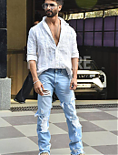 Filename=1000046469.jpg Filesize=126KiB Dimensions=900x1351 Date added=Jan 23, 2025 Shahid Kapoor in a white open-button shirt and distressed jeans.jpg