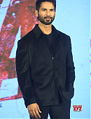 Shahid Kapoor and Pooja Hegde at the Delhi press meet for Deva promotions, posing for paparazzi in stylish outfits.jpeg