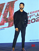 Shahid Kapoor and Pooja Hegde at the Delhi press meet for Deva promotions, posing for paparazzi in stylish outfits.jpeg
