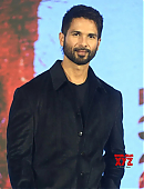 Shahid Kapoor and Pooja Hegde at the Delhi press meet for Deva promotions, posing for paparazzi in stylish outfits.jpeg