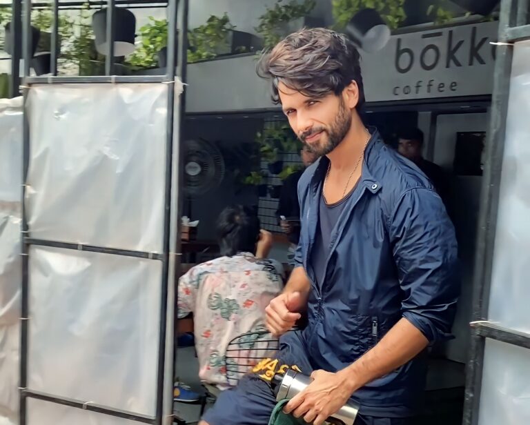 Shahid Kapoor spotted with Wife Mira Kapoor today i.e 31/07/2023.