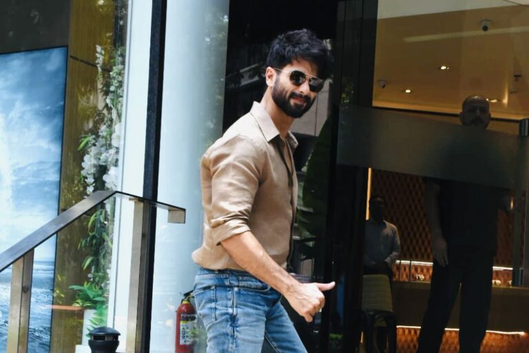 Dashing Handsome Shahid Kapoor spotted in new casual attire.